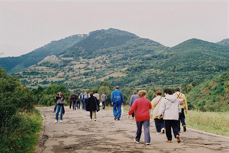 Erdély_2004_60.JPG - gyalogmenet Torockóra.