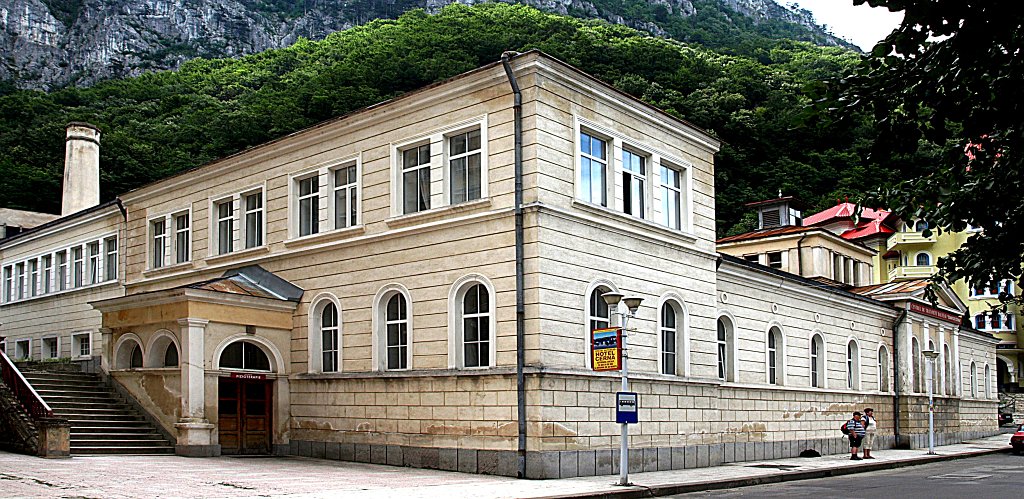 185.JPG - A fürdő hátulról.