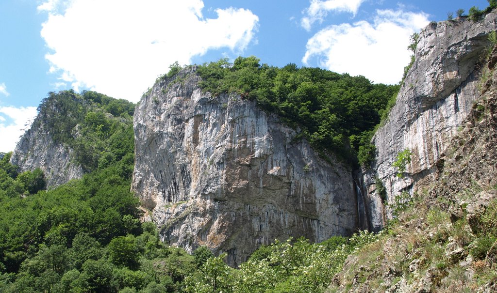 24.jpg - De még jó messzire van!