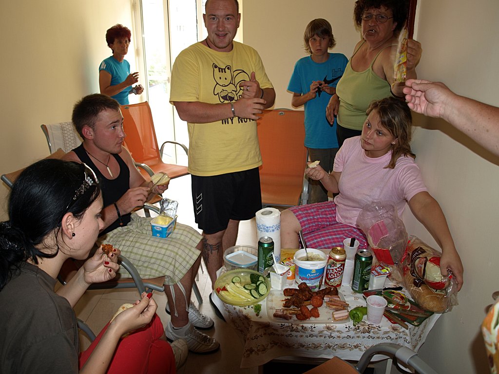 266.JPG - Már megint kaja!