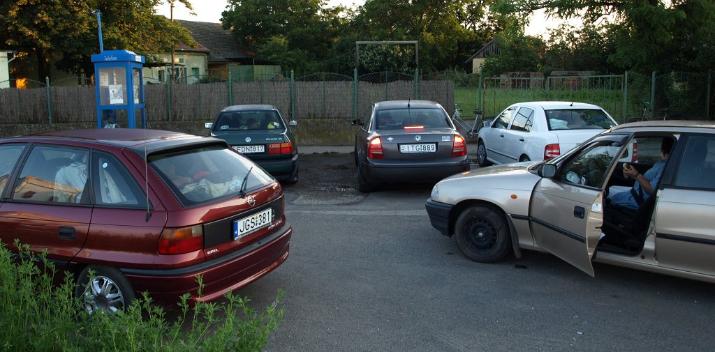 63.JPG - Reggel negyed hatkor találkoztunk a Stop Haminál. A cél Herkulesfürdő!